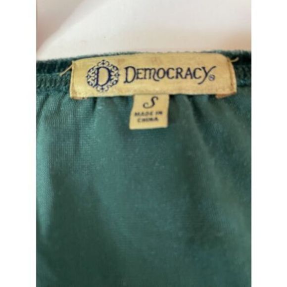 NWT Democracy Rayon/Nylon Green Velvet Velour Elastic Neck Blouse Top Size Small - Picture 4 of 5